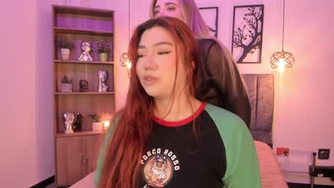 andy_and_emma online show from January 1, 2025, 12:11 pm