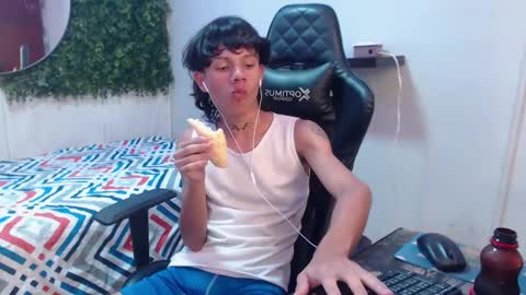 Snapshot of andy_dan1 chatting on December 4, 2024, 3:21 pm andy_dan1 online show from December 4, 2024, 3:21 pm