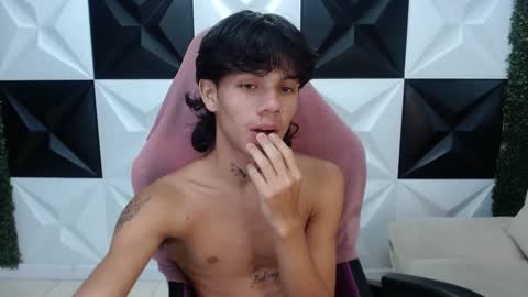 Snapshot of andy_dan1 chatting on December 14, 2024, 2:10 pm andy_dan1 online show from December 14, 2024, 2:10 pm