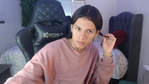 Snapshot of andy_dan1 chatting on January 6, 2025, 1:30 pm andy_dan1 online show from January 6, 2025, 1:30 pm