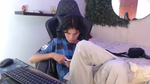 Snapshot of andy_dan1 chatting on January 9, 2025, 11:45 pm andy_dan1 online show from January 9, 2025, 11:45 pm