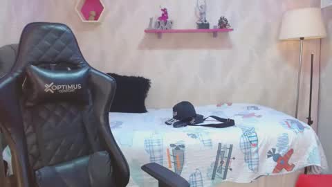Snapshot of andy_dan1 chatting on February 13, 2025, 7:21 pm andy_dan1 online show from February 13, 2025, 7:21 pm