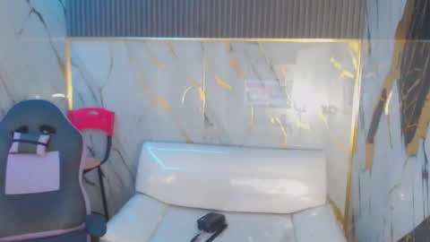 andy_dan1 online show from October 22, 2025, 2:39 pm