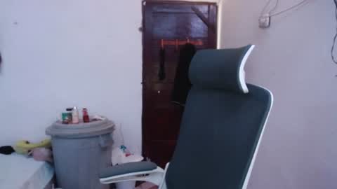 andy_dan1 online show from June 27, 2026, 12:22 pm