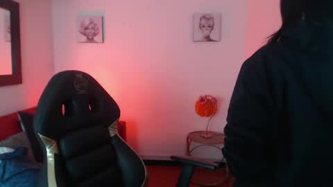 andy_eagleton_20 online show from April 9, 2026, 2:44 am