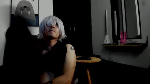 andy_henneg online show from November 25, 2025, 3:17 am