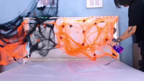 Snapshot of andy_look chatting on October 7, 2025, 12:30 am Andy Look online show from October 7, 2025, 12:30 am