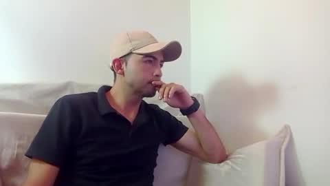 andy_magic_ online show from October 14, 2025, 8:31 pm