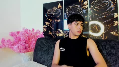 andy_wood1 online show from April 6, 2026, 1:01 pm