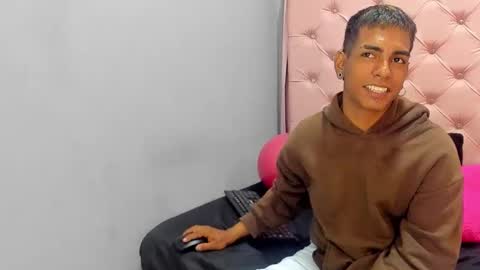 andyclouds21 online show from October 12, 2025, 3:44 pm