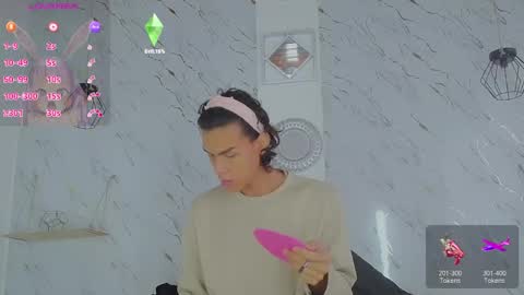 Snapshot of andyfboy chatting on February 19, 2026, 12:12 pm andy online show from February 19, 2026, 12:12 pm