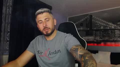 Magic Andy online show from October 12, 2025, 9:36 pm