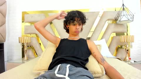 andyxibrat online show from September 23, 2025, 6:55 pm