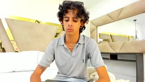 andyxibrat online show from September 30, 2025, 7:19 pm