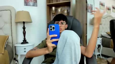 andyxibrat online show from May 15, 2026, 6:59 pm