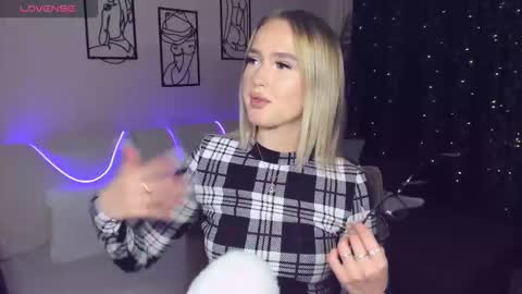 Snapshot of anfisalorns chatting on November 12, 2025, 4:07 pm Anfisa online show from November 12, 2025, 4:07 pm