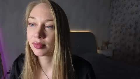 Snapshot of angel__blonde_ chatting on October 9, 2025, 5:55 pm angel blonde online show from October 9, 2025, 5:55 pm