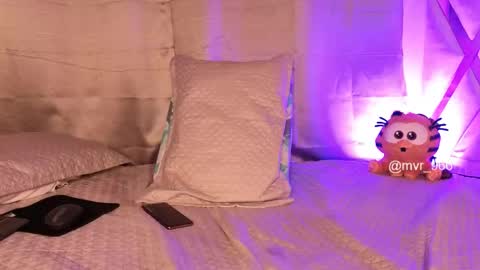 Vero   online show from November 27, 2025, 10:56 pm