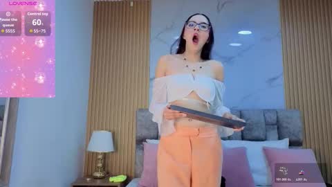 Snapshot of angel__kiss chatting on January 18, 2026, 12:20 pm angel__kiss online show from January 18, 2026, 12:20 pm