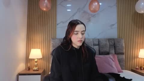 Snapshot of angel__kiss chatting on February 28, 2026, 11:33 am angel__kiss online show from February 28, 2026, 11:33 am