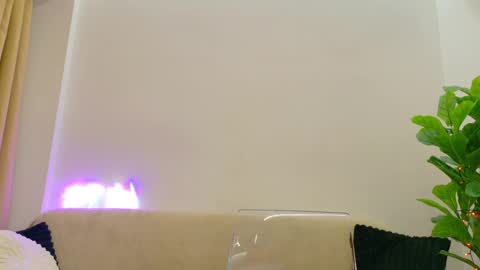 angel__vibe online show from April 6, 2026, 8:10 pm