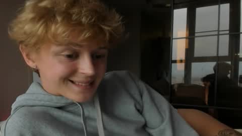 angel_andreww online show from April 23, 2026, 3:25 pm