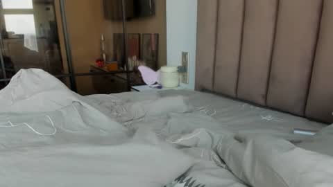 angel_andreww online show from June 19, 2026, 11:14 am