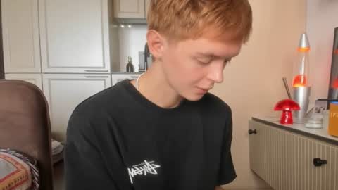 angel_andreww online show from June 26, 2026, 10:41 am