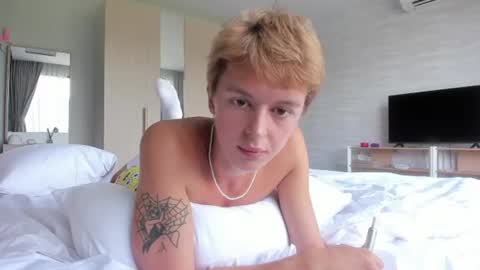 angel_andreww online show from July 26, 2026, 6:54 am