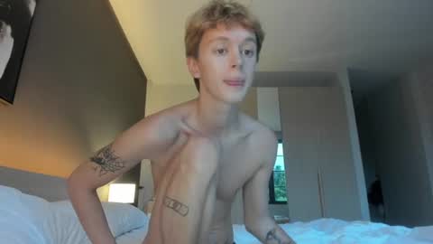 angel_andreww online show from July 30, 2026, 11:42 am