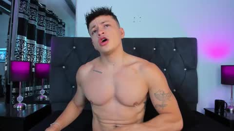 Angel Cuervo online show from December 15, 2025, 12:42 pm