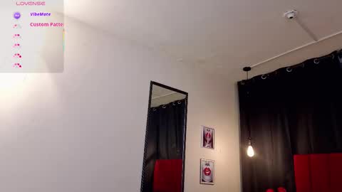 Snapshot of angel_dragun chatting on October 4, 2025, 3:15 am Angel-dragun online show from October 4, 2025, 3:15 am