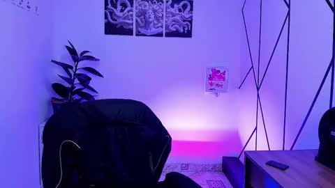 Snapshot of angel_dragun chatting on October 18, 2025, 3:20 am Angel-dragun online show from October 18, 2025, 3:20 am