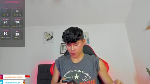 ngel Esteban  online show from October 3, 2025, 3:14 am