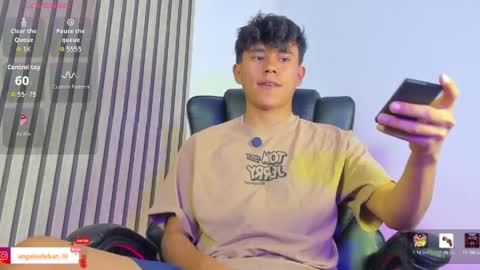 ngel Esteban  online show from April 14, 2026, 12:05 am