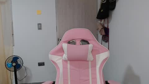 Angel Girl online show from April 28, 2026, 8:58 pm