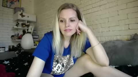 Snapshot of angel_girllovemy chatting on February 14, 2025, 2:33 pm ANGEL online show from February 14, 2025, 2:33 pm