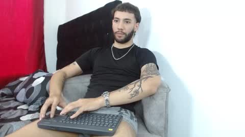 angel_kyrozz online show from October 23, 2025, 7:56 pm