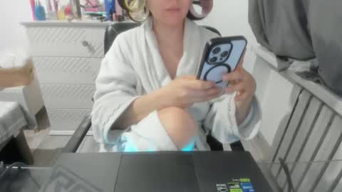 Snapshot of angel_lee__ chatting on January 17, 2025, 11:27 am angel_lee__ online show from January 17, 2025, 11:27 am