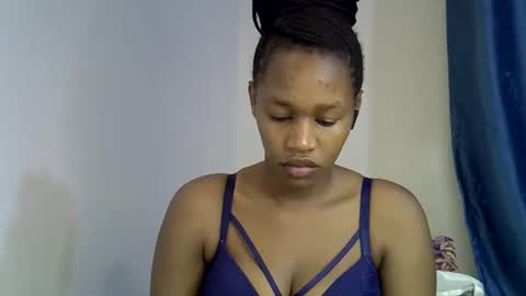 Snapshot of angel_mia5 chatting on March 17, 2026, 4:06 am angel_mia5 online show from March 17, 2026, 4:06 am