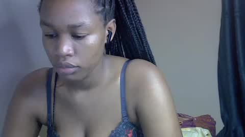 Snapshot of angel_mia5 chatting on June 18, 2026, 1:06 am angel_mia5 online show from June 18, 2026, 1:06 am