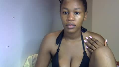 Snapshot of angel_mia5 chatting on June 22, 2026, 1:40 am angel_mia5 online show from June 22, 2026, 1:40 am