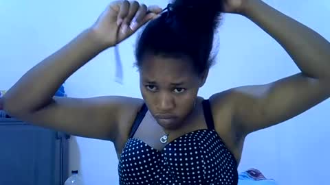 Snapshot of angel_mia5 chatting on July 14, 2026, 10:37 pm angel_mia5 online show from July 14, 2026, 10:37 pm