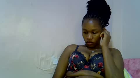 Snapshot of angel_mia5 chatting on July 28, 2026, 3:54 pm angel_mia5 online show from July 28, 2026, 3:54 pm