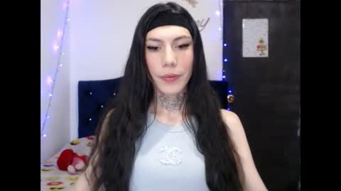 Snapshot of angel_moon69_ chatting on January 9, 2025, 11:25 am follow me instagram amymiranda69 online show from January 9, 2025, 11:25 am