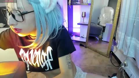 Angel online show from April 1, 2026, 4:57 am