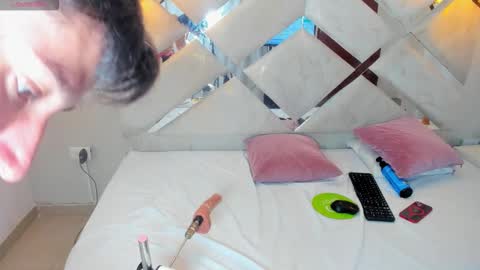 angel_sanzz online show from February 6, 2026, 3:48 pm