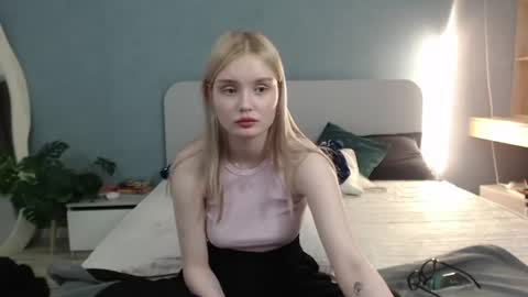 Angela online show from June 18, 2026, 9:14 am