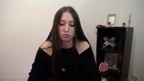 angel_silenia online show from January 7, 2026, 12:07 pm