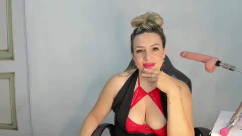 Snapshot of angel_vibes_ chatting on February 20, 2025, 1:36 am Angel online show from February 20, 2025, 1:36 am